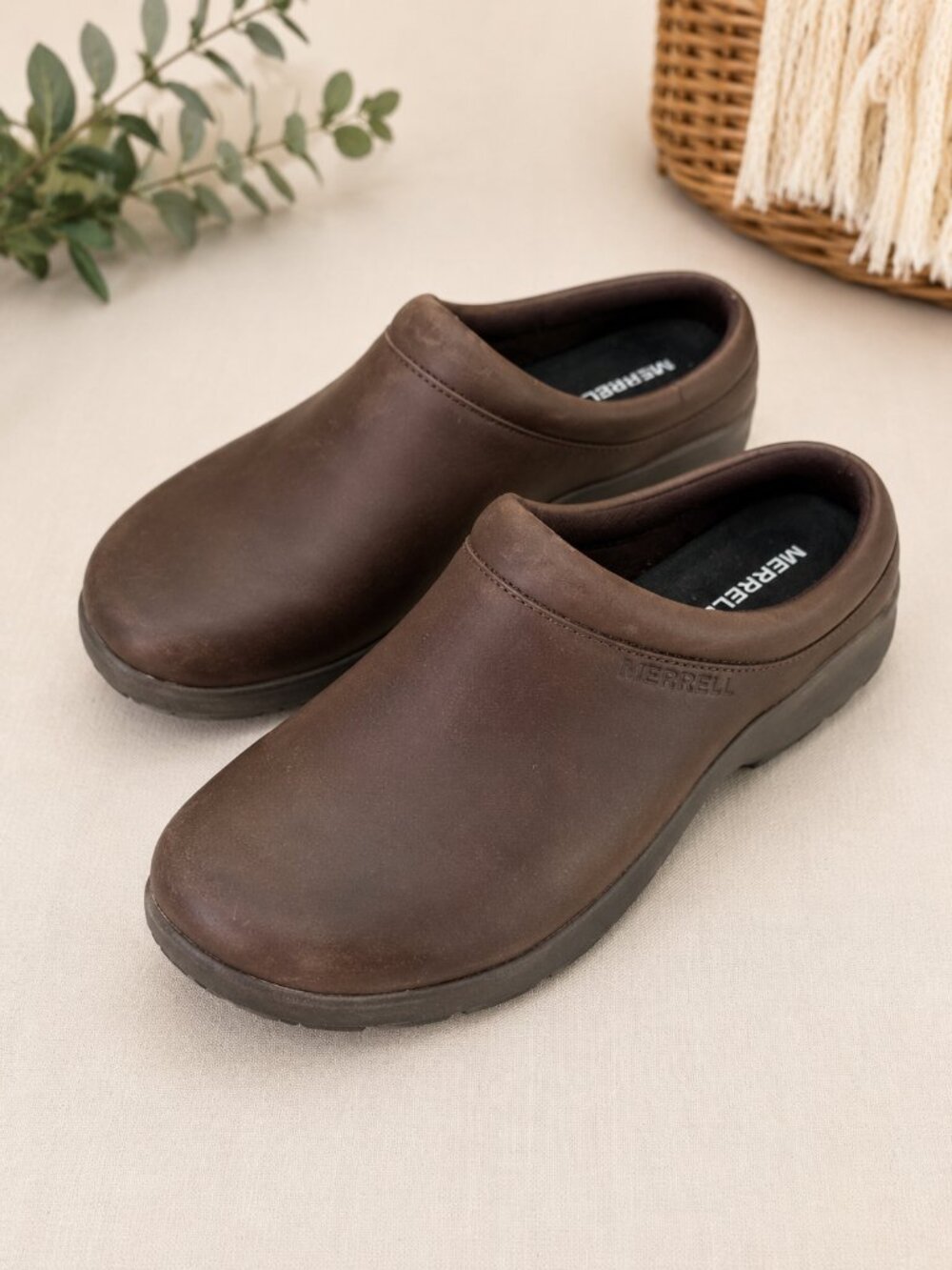 Merrell Women’s Brown Leather Slip On Clogs Comfort Shoes Size 8.5